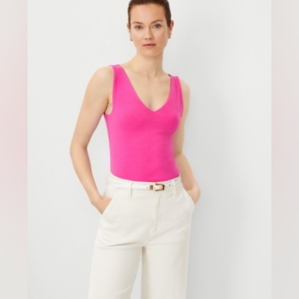 (354) NWT ANN TAYLOR Double V Tank, Size XS
